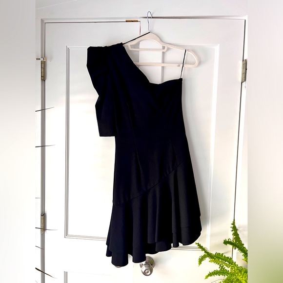 Elliatt One Shoulder Mini Dress - Picture 4 of 6